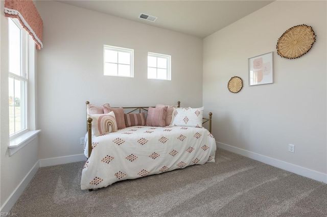 125 Station DR, Suffolk, VA 23434