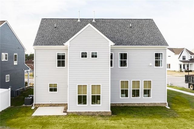 125 Station DR, Suffolk, VA 23434