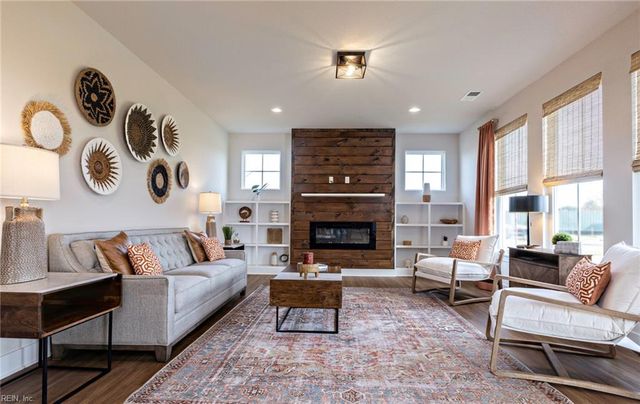 125 Station DR, Suffolk, VA 23434