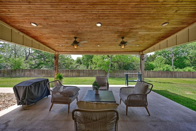 2245 Strangmeier Road, Brenham, TX 77833