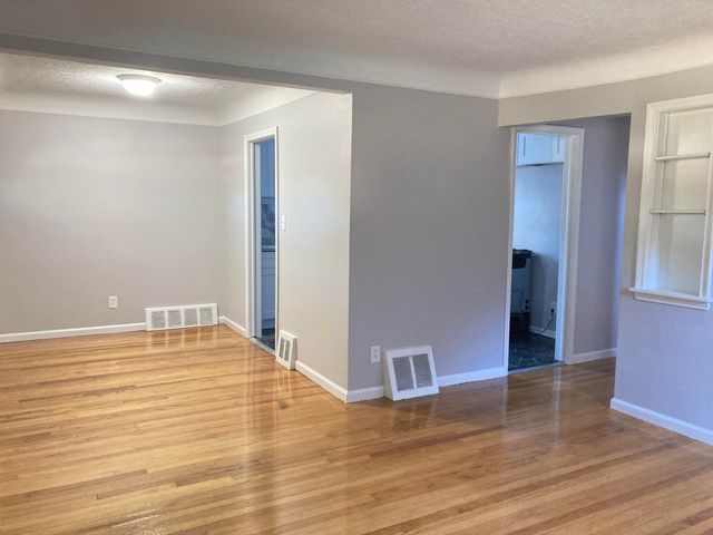 19749 Huntington Road, Detroit, MI 48219