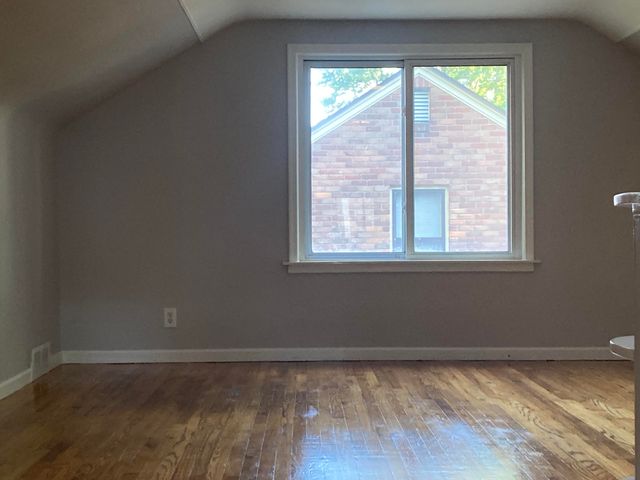 19749 Huntington Road, Detroit, MI 48219