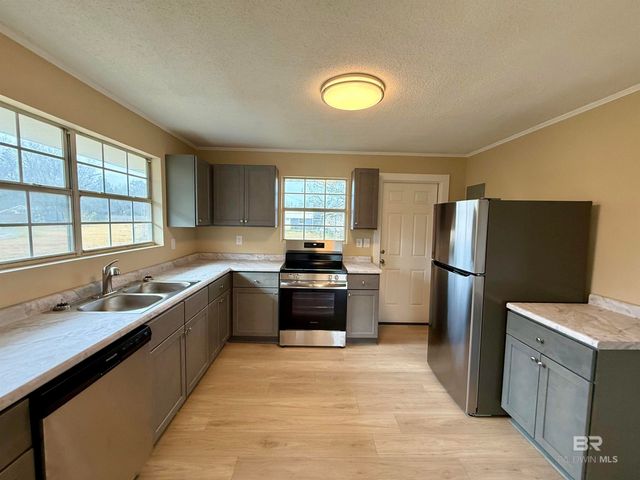 1213 N Pine Street, Foley, AL 36535