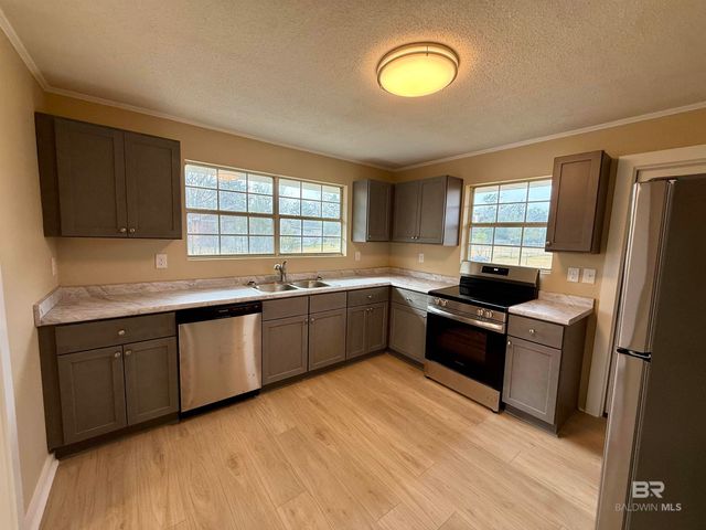 1213 N Pine Street, Foley, AL 36535