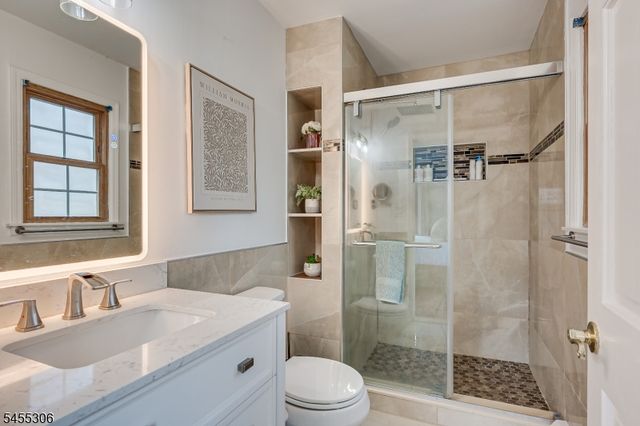 36 Aylin St, Metuchen Boro, NJ 08840
