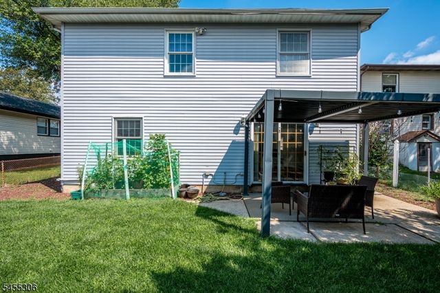 36 Aylin St, Metuchen Boro, NJ 08840