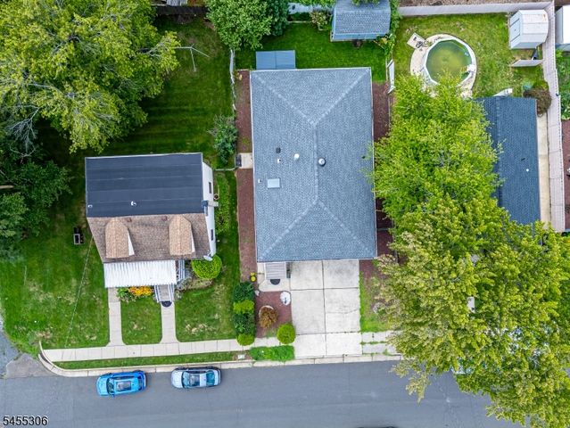 36 Aylin St, Metuchen Boro, NJ 08840