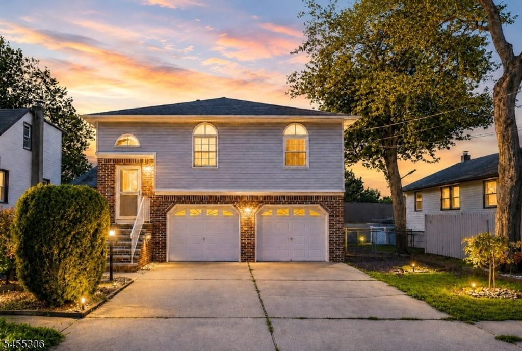 36 Aylin St, Metuchen Boro, NJ 08840