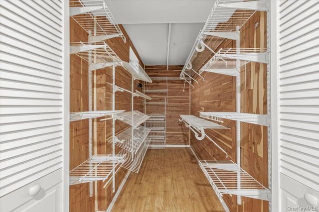 18 Seitz Drive, Bethpage, NY 11714