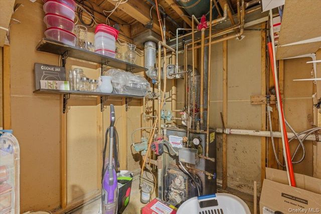 18 Seitz Drive, Bethpage, NY 11714