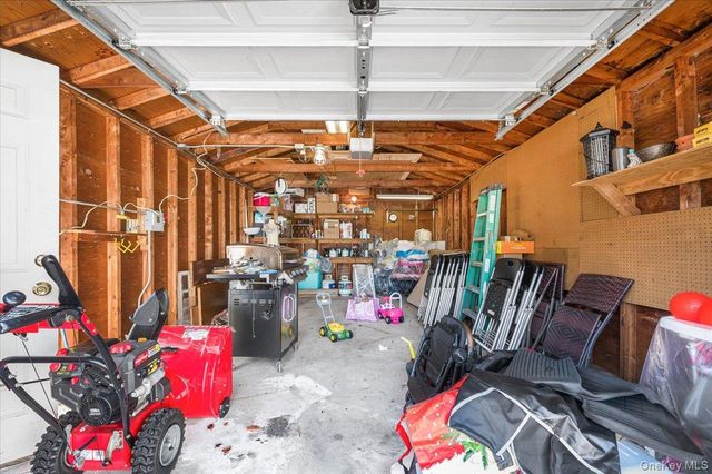 18 Seitz Drive, Bethpage, NY 11714