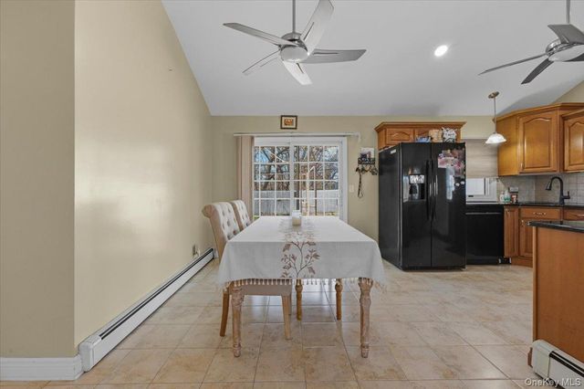 18 Seitz Drive, Bethpage, NY 11714