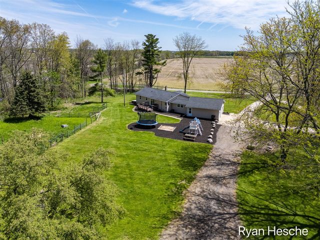 4837 Bancroft Avenue, Lowell, MI 49331