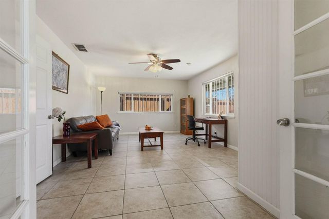 2209 Meadowview Rd, Sacramento, CA 95832