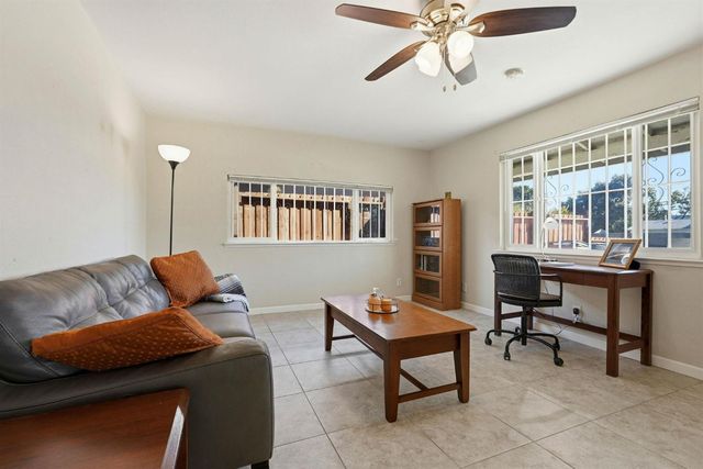 2209 Meadowview Rd, Sacramento, CA 95832