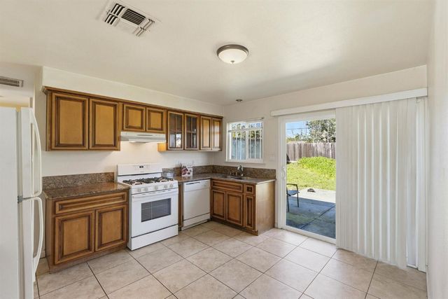 2209 Meadowview Rd, Sacramento, CA 95832