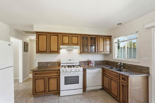 2209 Meadowview Rd, Sacramento, CA 95832