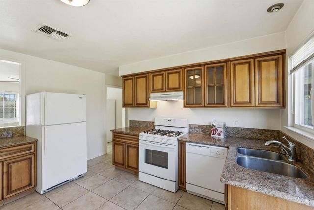 2209 Meadowview Rd, Sacramento, CA 95832