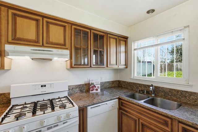 2209 Meadowview Rd, Sacramento, CA 95832