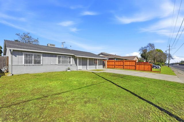 2209 Meadowview Rd, Sacramento, CA 95832