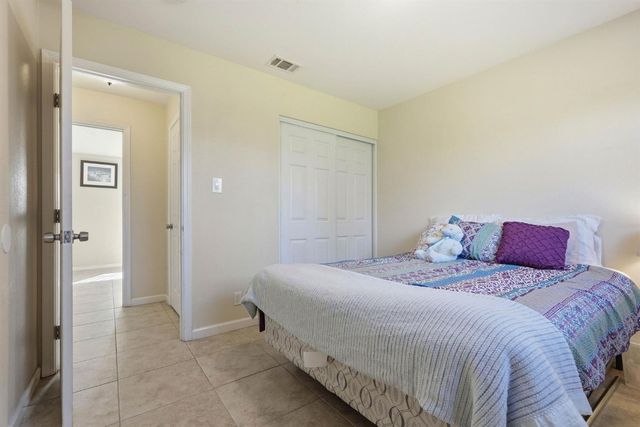 2209 Meadowview Rd, Sacramento, CA 95832