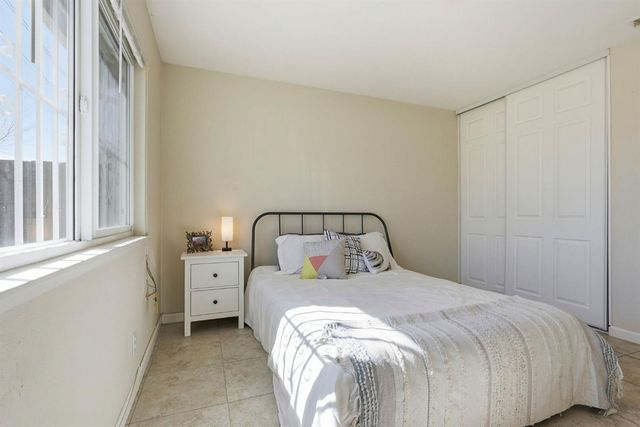 2209 Meadowview Rd, Sacramento, CA 95832