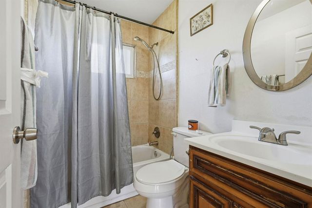 2209 Meadowview Rd, Sacramento, CA 95832