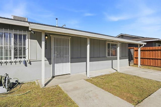 2209 Meadowview Rd, Sacramento, CA 95832