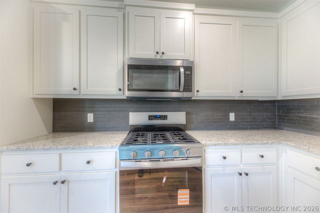 2561 W 66th Place S, Tulsa, OK 74132