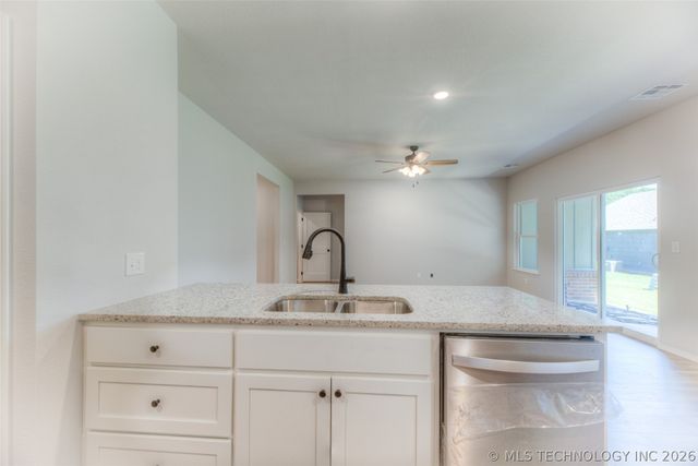 2561 W 66th Place S, Tulsa, OK 74132