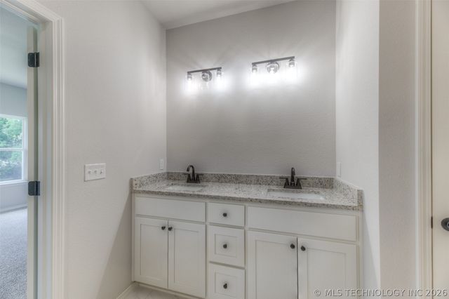 2561 W 66th Place S, Tulsa, OK 74132
