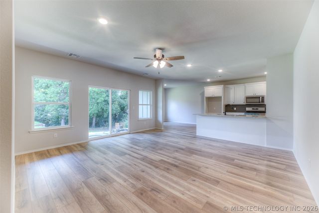 2561 W 66th Place S, Tulsa, OK 74132