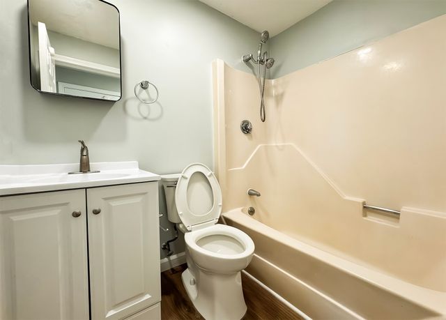 9 Lydon Ln C2-9, Halifax, MA 02338