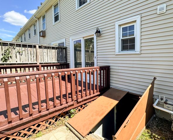 9 Lydon Ln C2-9, Halifax, MA 02338