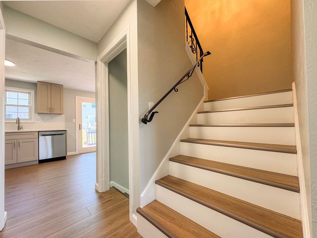 9 Lydon Ln C2-9, Halifax, MA 02338