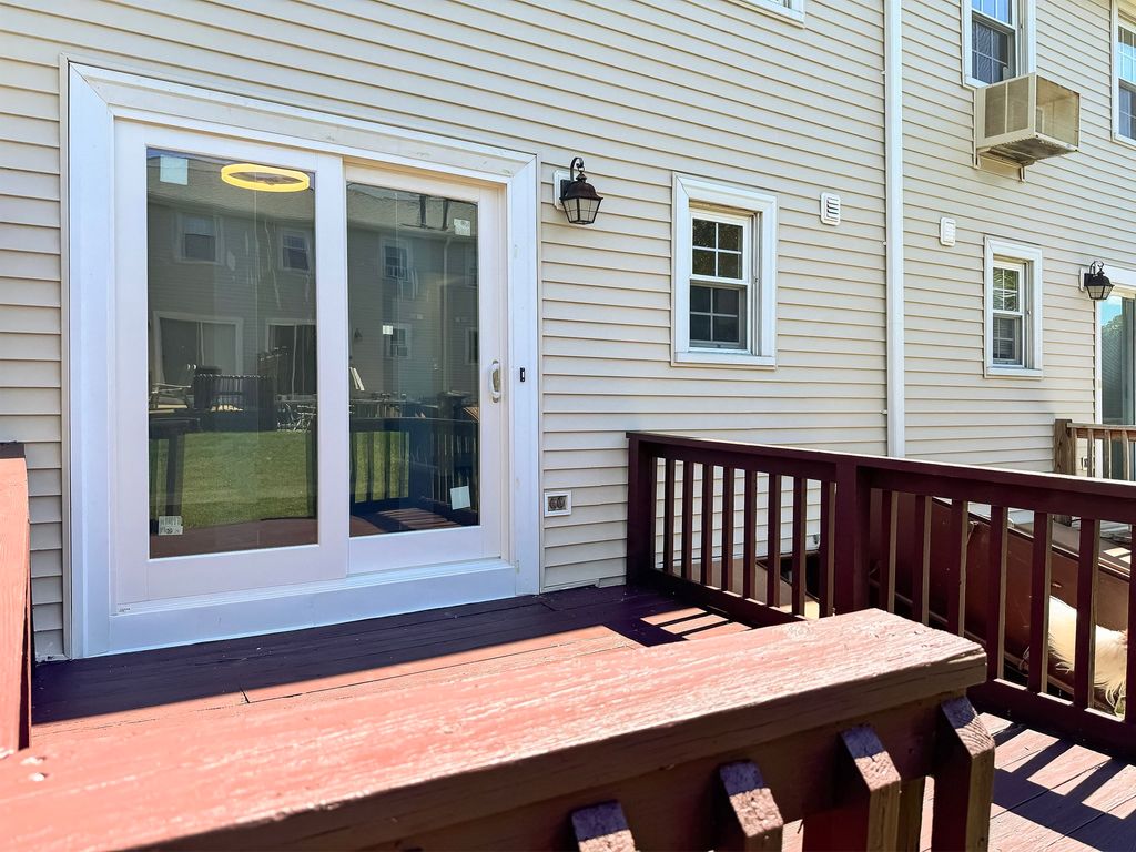 9 Lydon Ln C2-9, Halifax, MA 02338