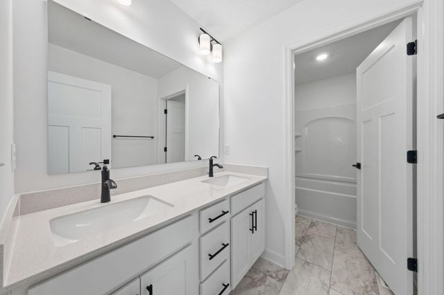 18342 Huntley Trail, Lakeville, MN 55044