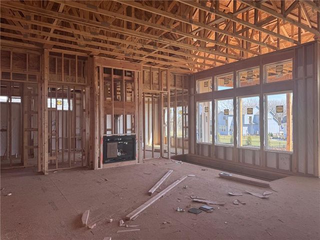 18504 Pawnee Lane, Overland Park, KS 66085