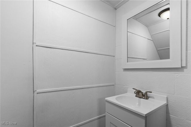 146 Hutchinson Drive, St Clairsville, OH 43950