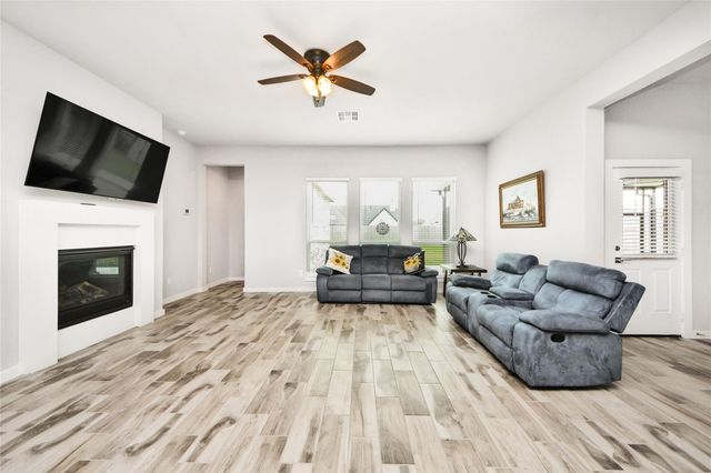 1577 Elm Court, Angleton, TX 77515