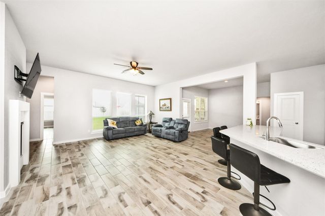 1577 Elm Court, Angleton, TX 77515