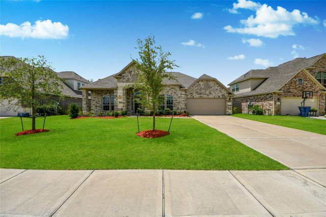 1577 Elm Court, Angleton, TX 77515