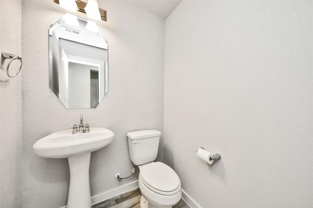 1577 Elm Court, Angleton, TX 77515