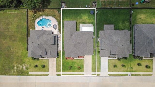 1577 Elm Court, Angleton, TX 77515
