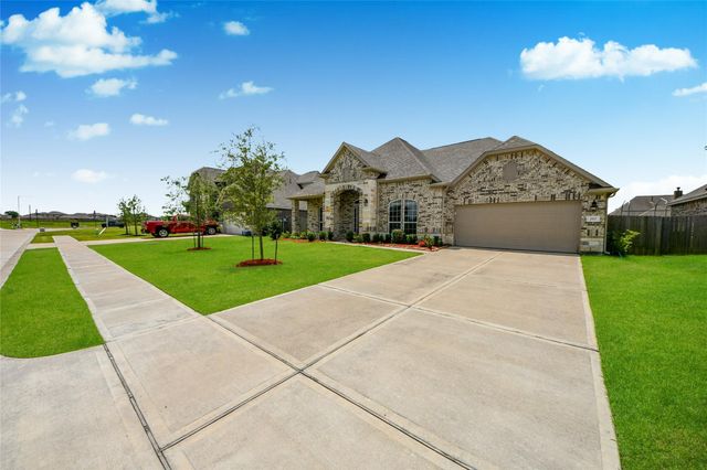 1577 Elm Court, Angleton, TX 77515