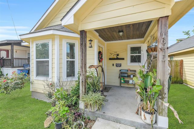 16915 W Ivanhoe, Montgomery, TX 77316