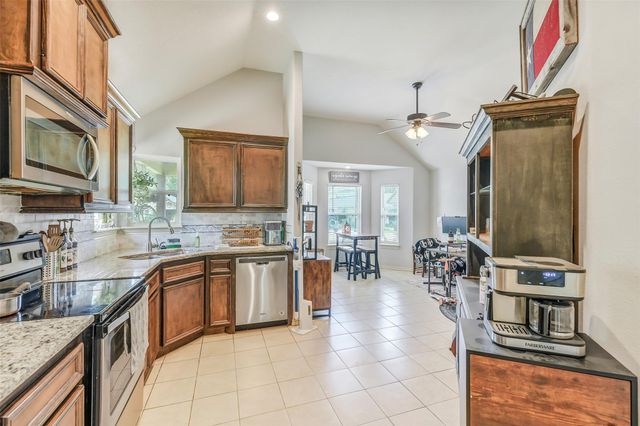 16915 W Ivanhoe, Montgomery, TX 77316