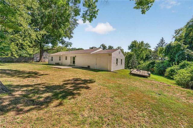 5609 N Lenox Avenue, Kansas City, MO 64151