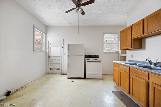 124 Roswell Street, Akron, OH 44305