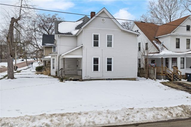 124 Roswell Street, Akron, OH 44305